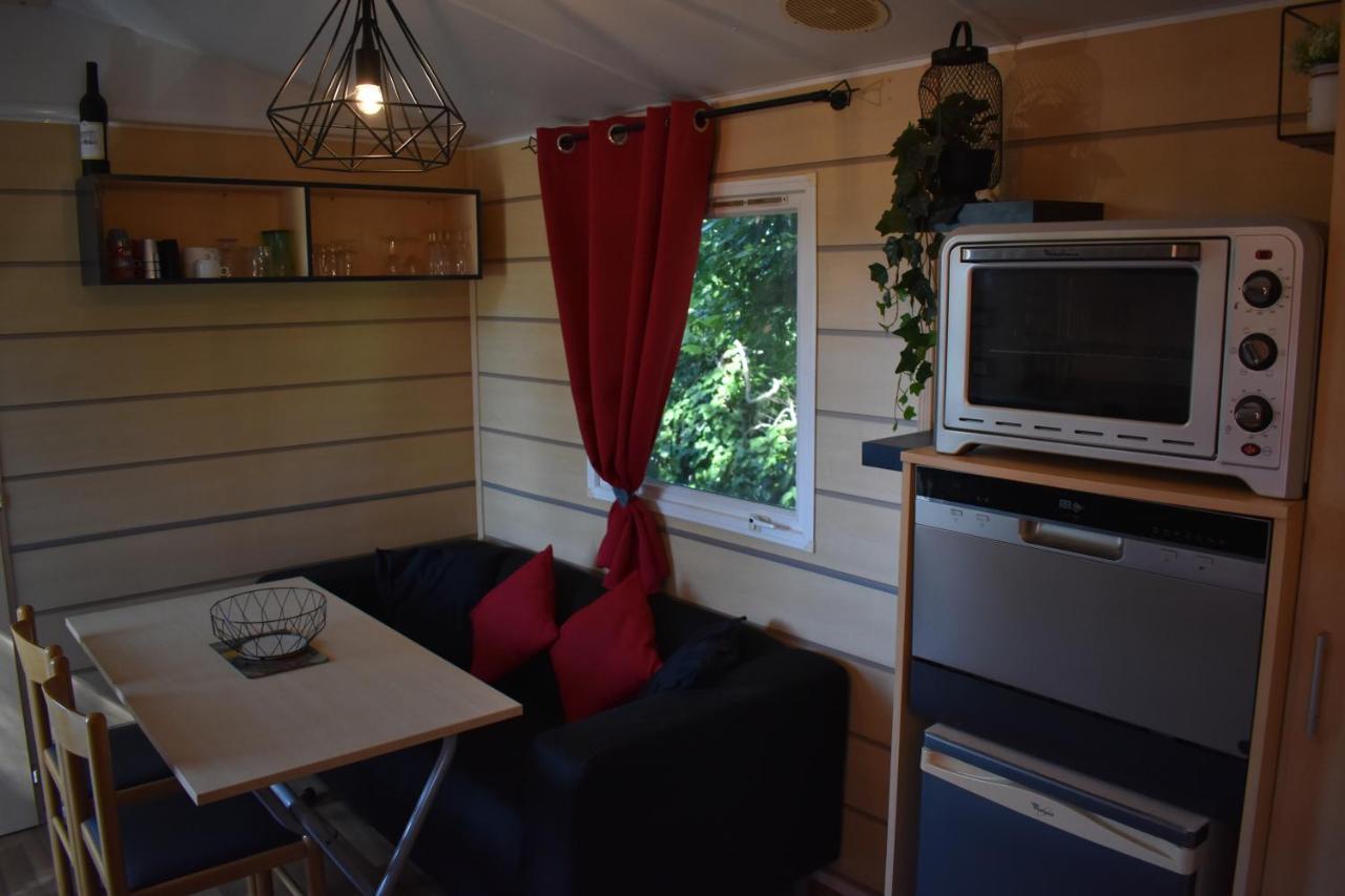 Mobil-Home Sur Terrain Bucolique Hyères Exteriör bild